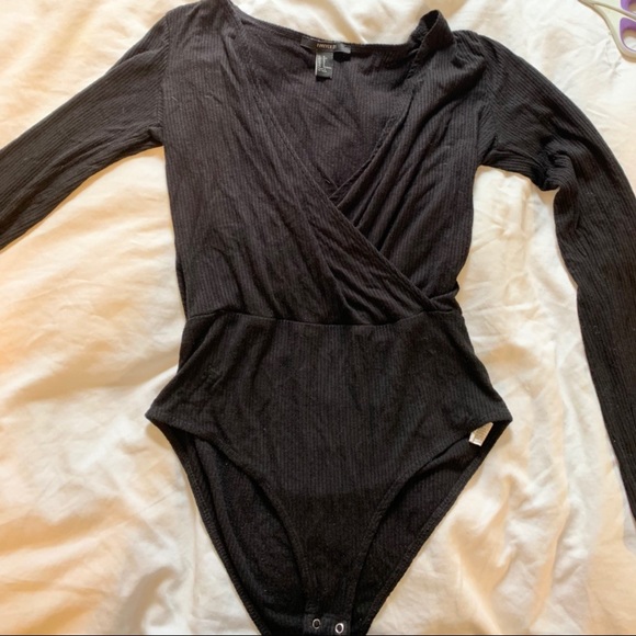 Deep V-Neck Bodysuit - Picture 3 of 3